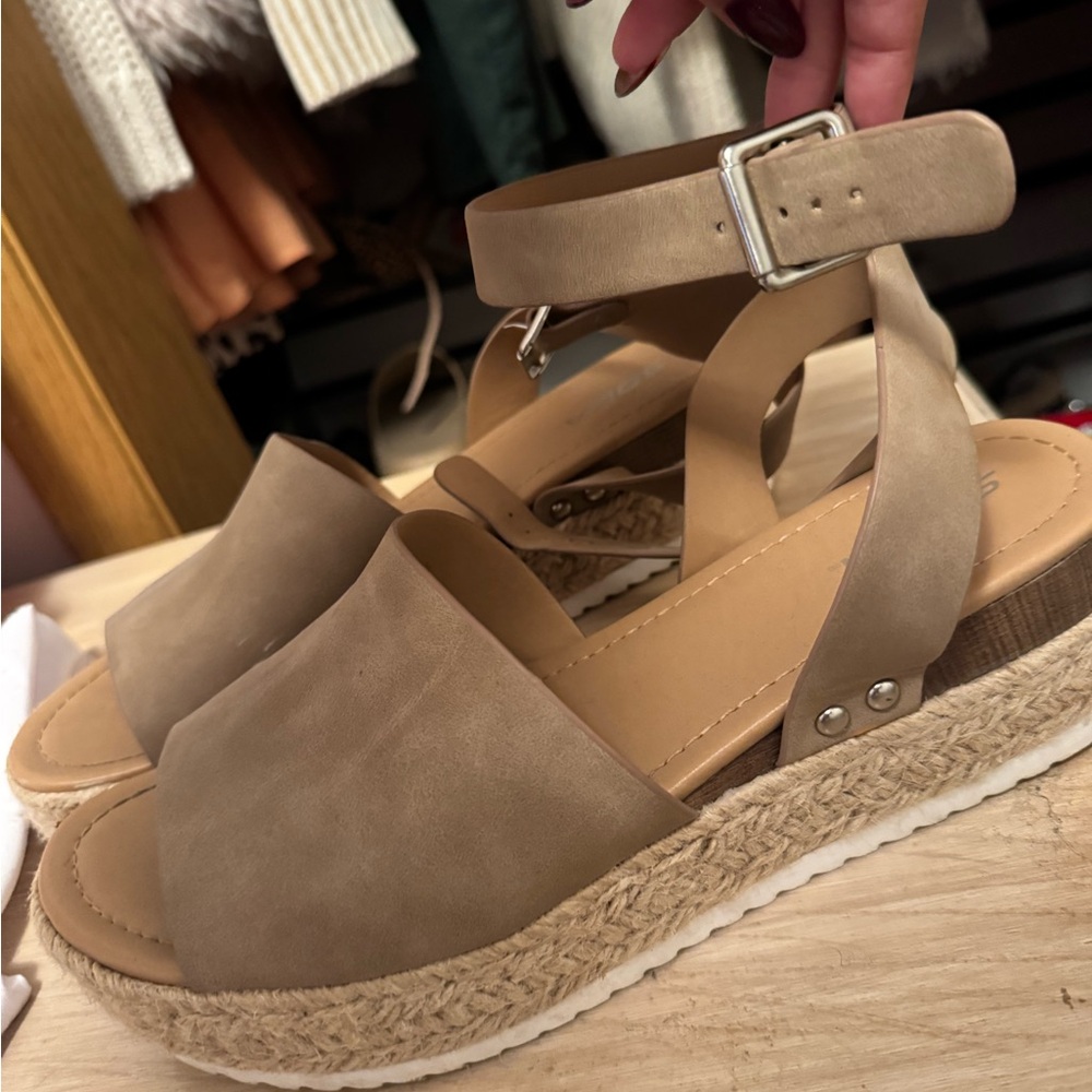 Women's Tan Espadrille Sandals